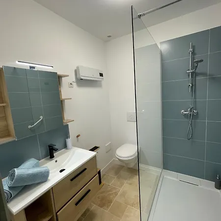 Cozy And Stylish 5 Minutes From Narbonne Apartment